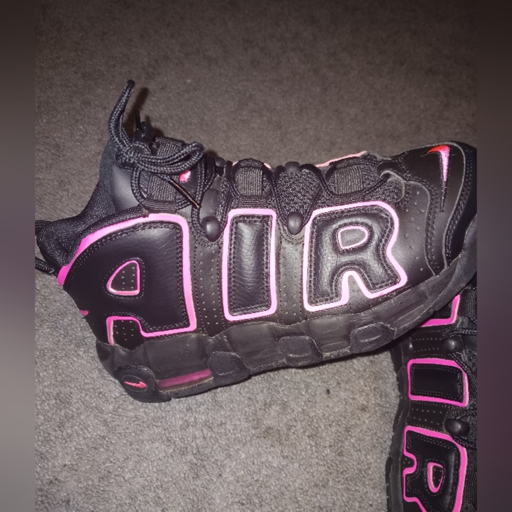 Nike Shoes - Picture 3 of 4